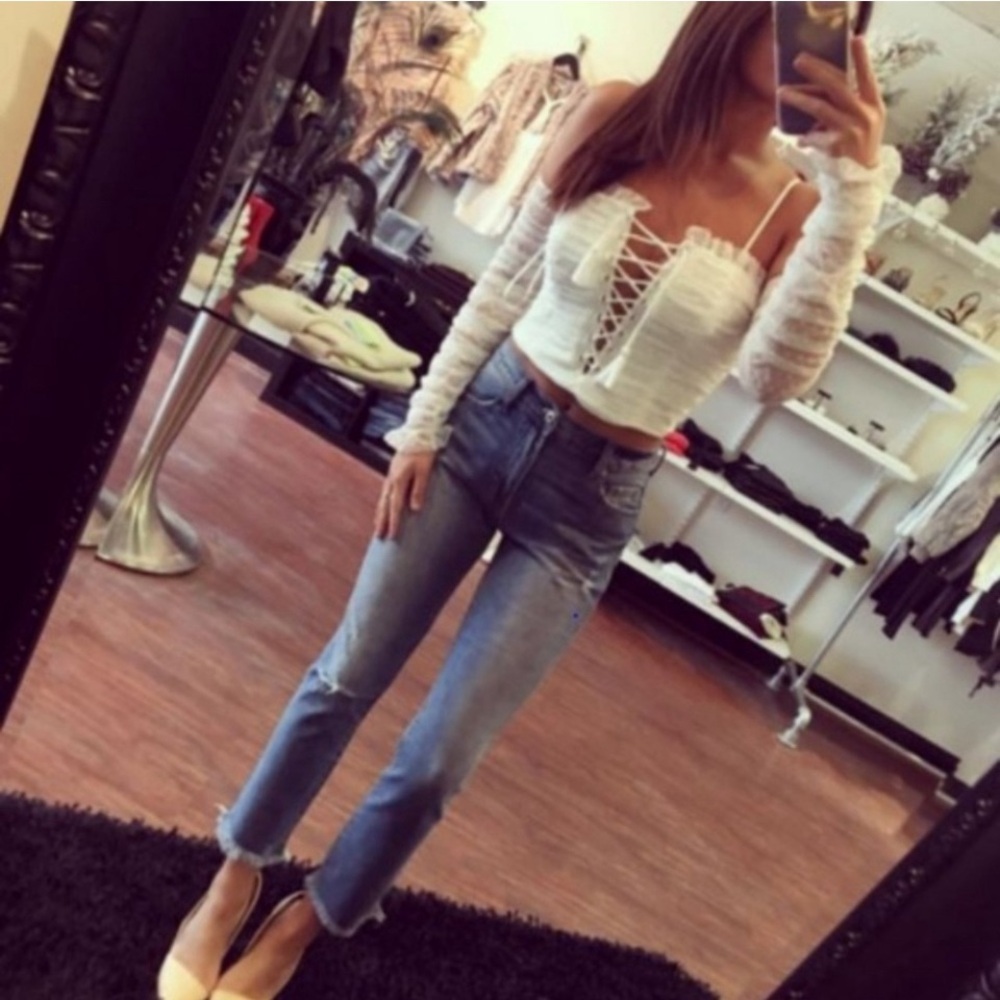 The Jetset Diaries Gardenia Lace Up Top - Picture 9 of 12